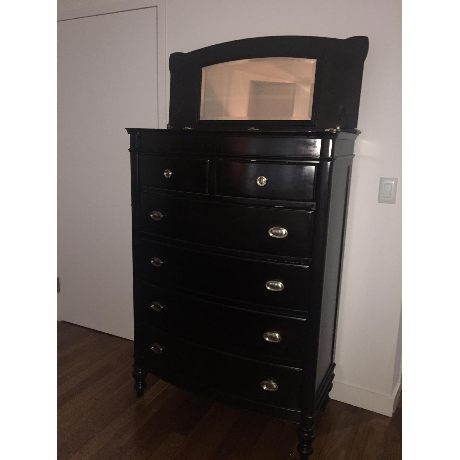 Haverty's 3 Piece Queen Bedrom Set - image-7