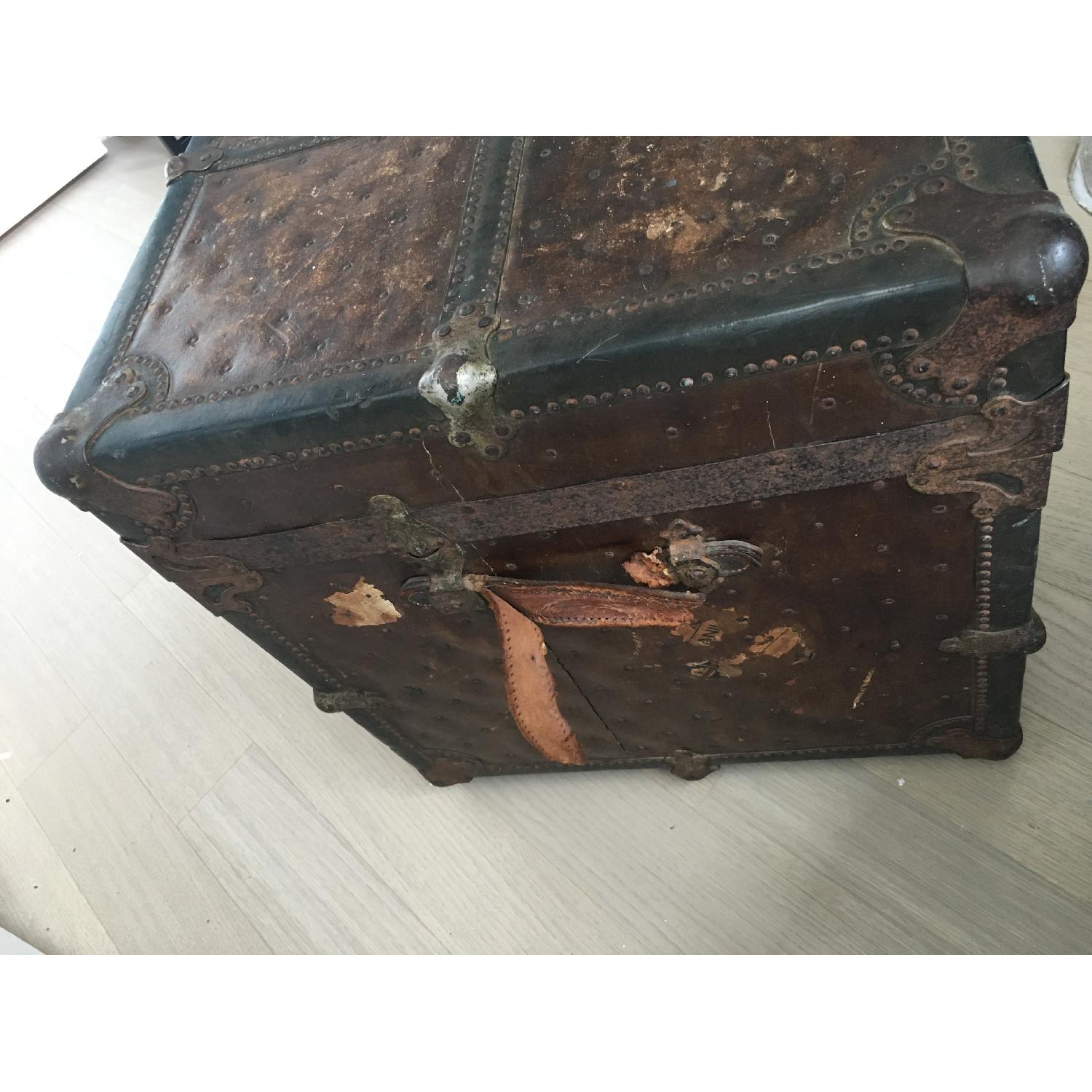 Herkert & Meisel Trunk Company Vintage Trunk - image-2