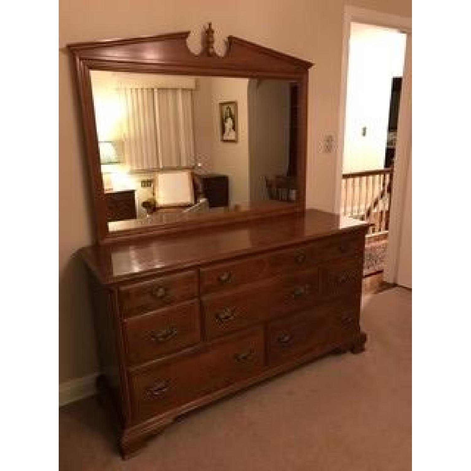 Ethan Allen 6 Piece Bedroom Set - image-3