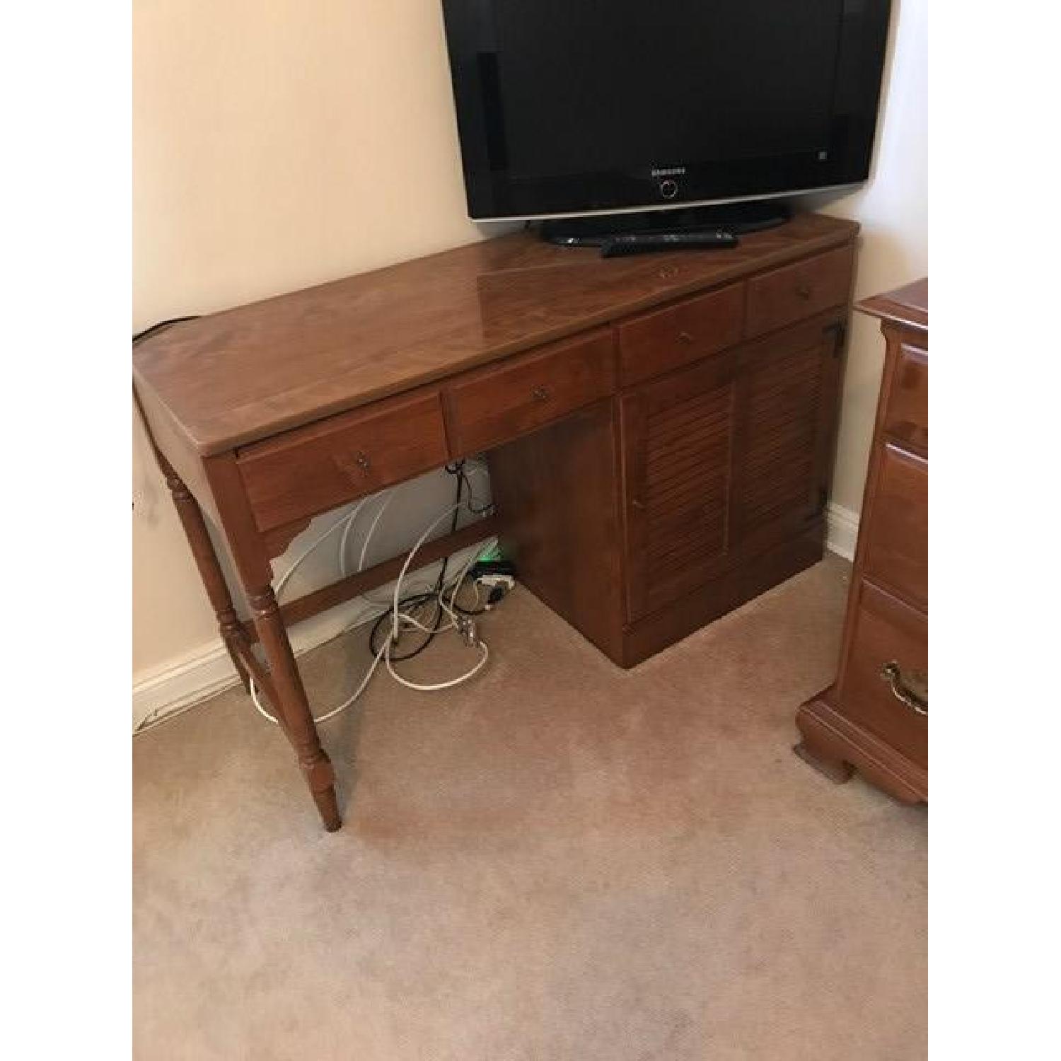 Ethan Allen 6 Piece Bedroom Set - image-14