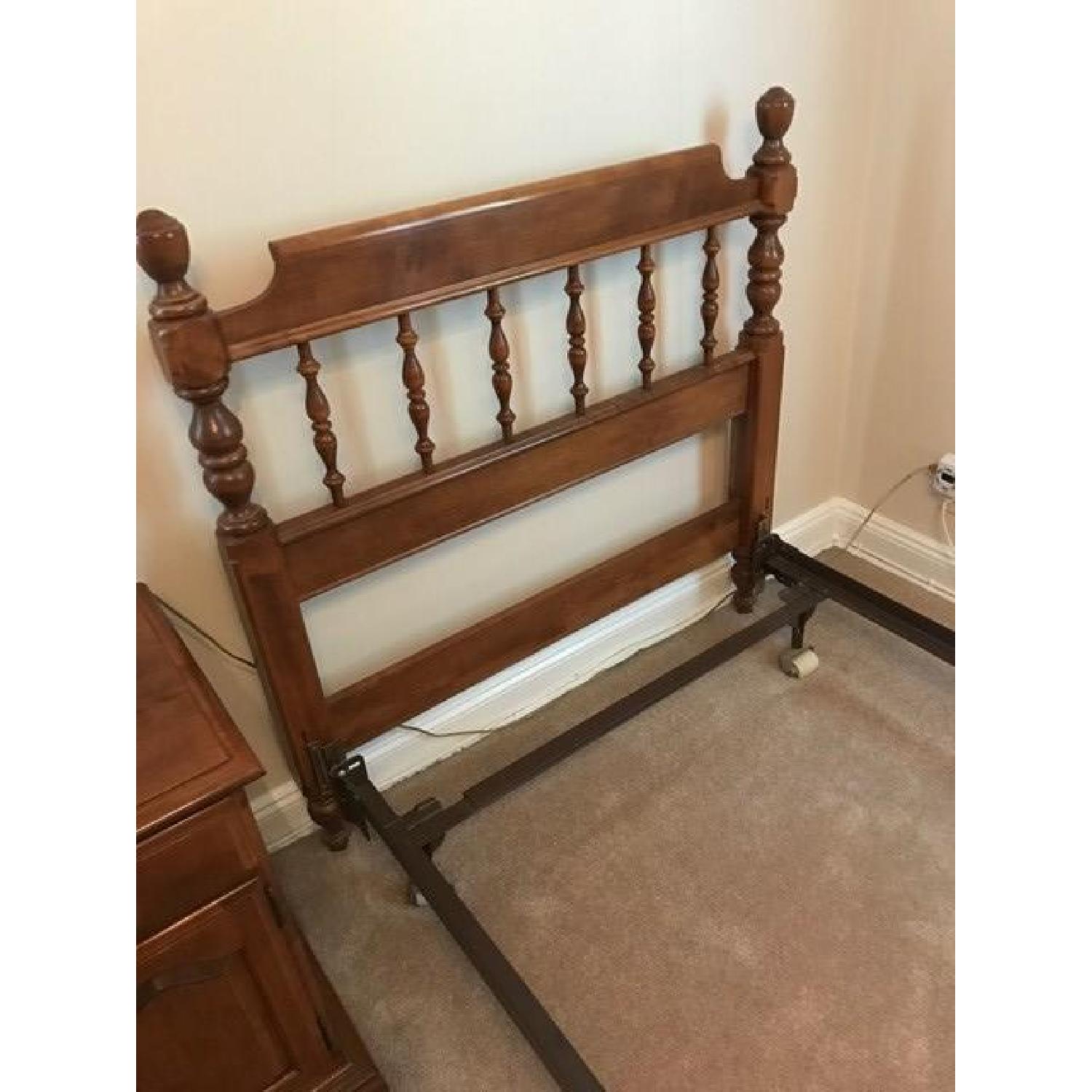 Ethan Allen 6 Piece Bedroom Set - image-17