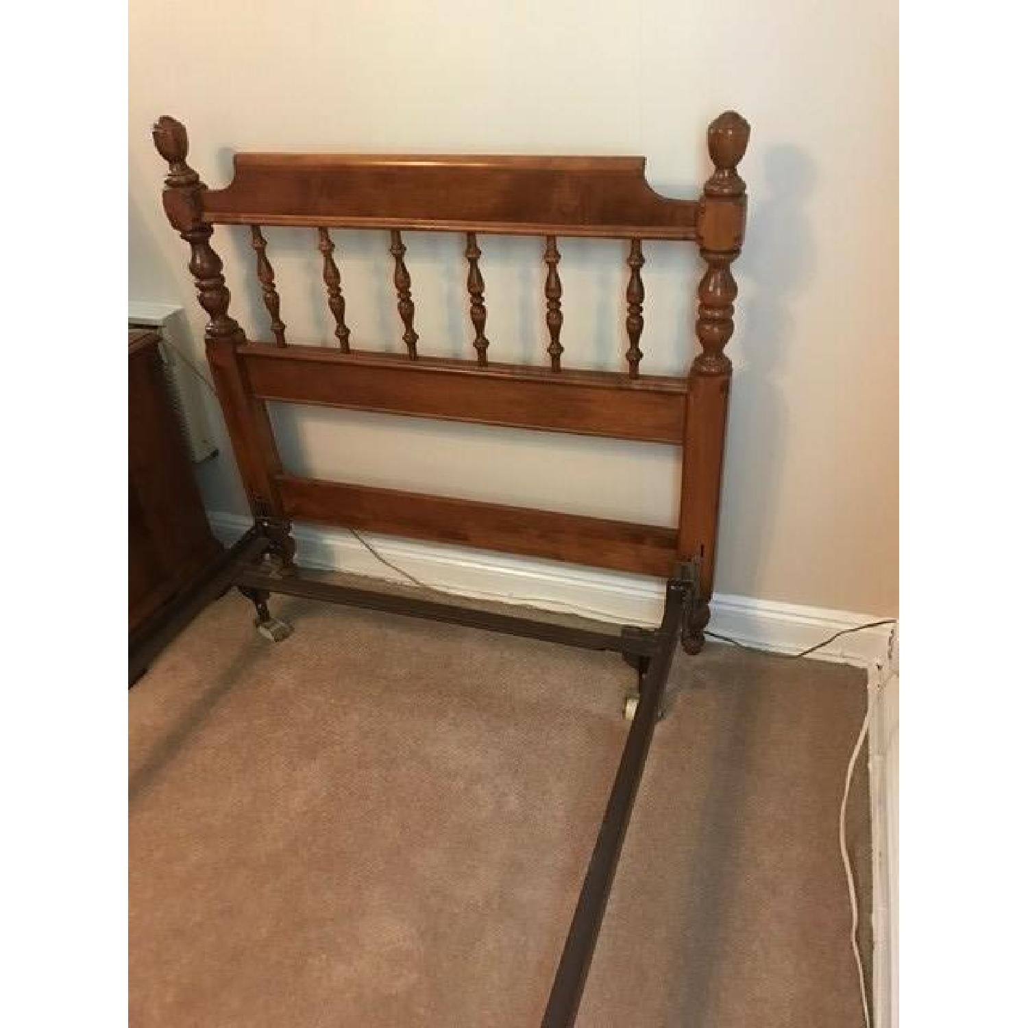 Ethan Allen 6 Piece Bedroom Set - image-18