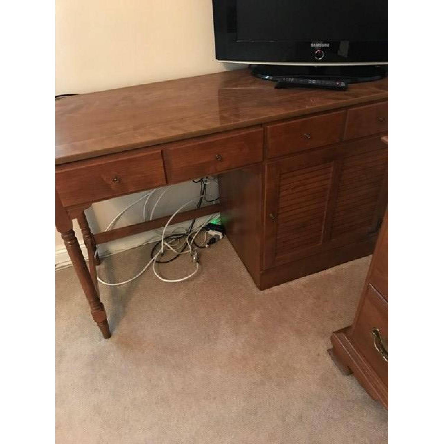 Ethan Allen 6 Piece Bedroom Set - image-19