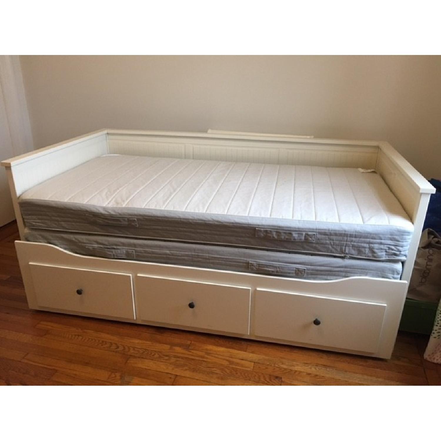 Ikea Hemnes Daybed Frame W 3 Drawers Aptdeco