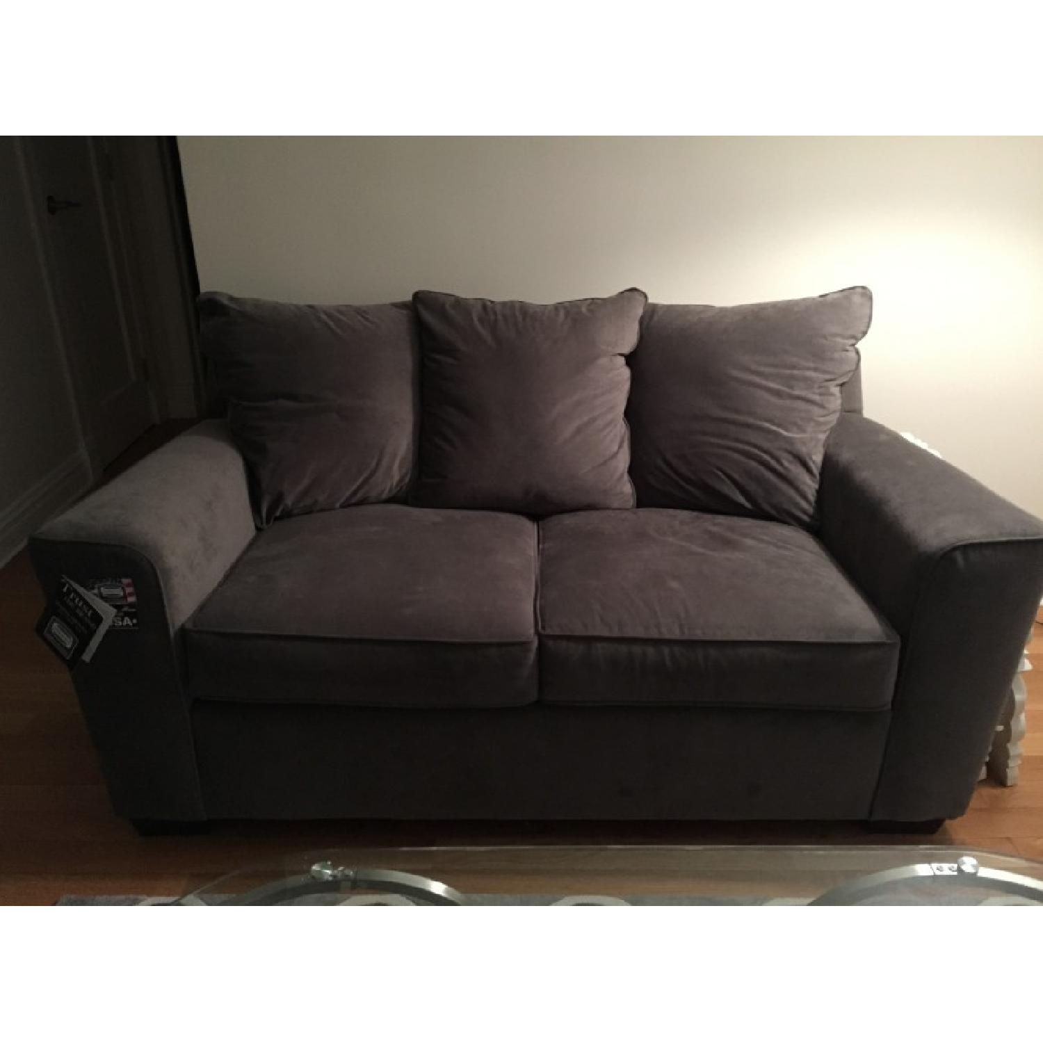 Jennifer Furniture SImmons Upholstery Loveseat - image-1