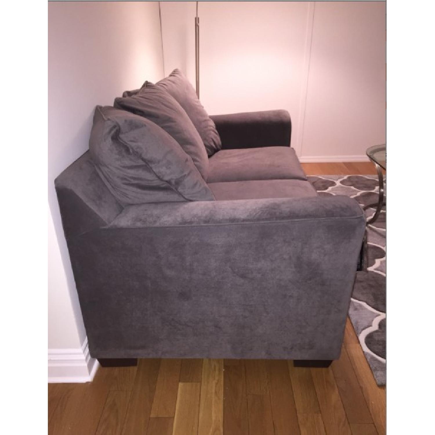 Jennifer Furniture SImmons Upholstery Loveseat - image-2