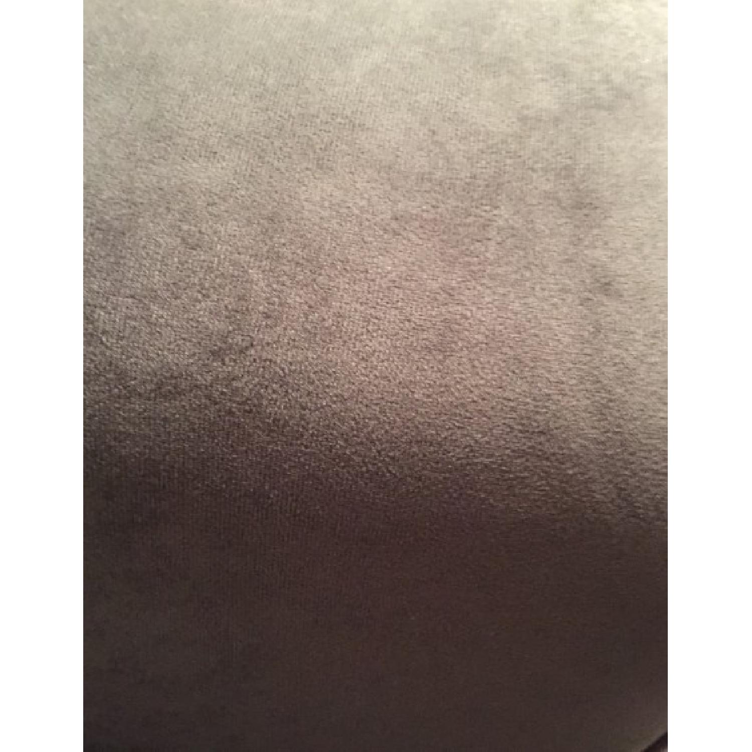 Jennifer Furniture SImmons Upholstery Loveseat - image-5