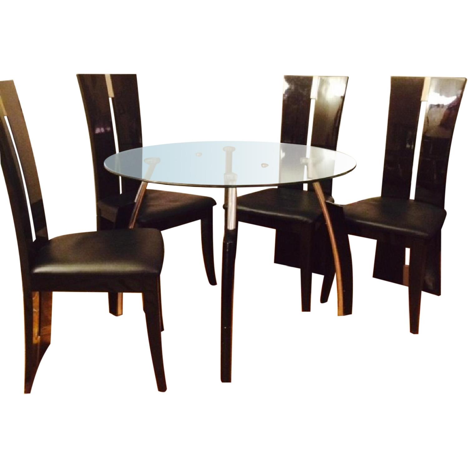 Round Glass Dining Table w/ 4 Chairs AptDeco
