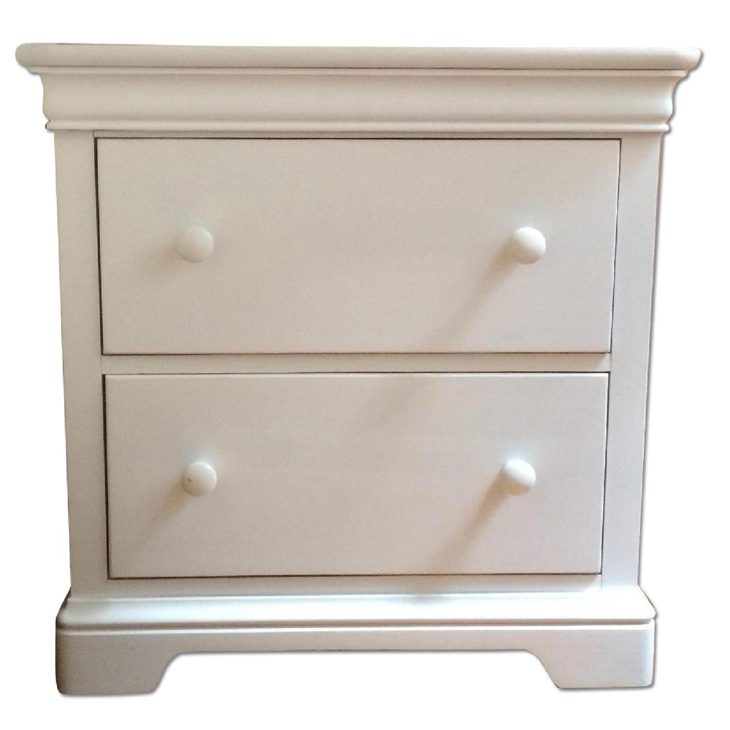 Raymour & Flanigan White 3Piece Full Size Bedroom Set AptDeco