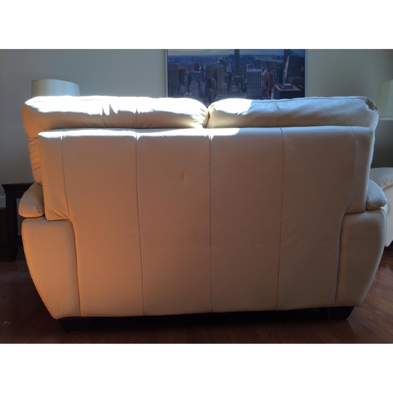 Rooms To Go 5 Piece Leather Living Room Set - image-5