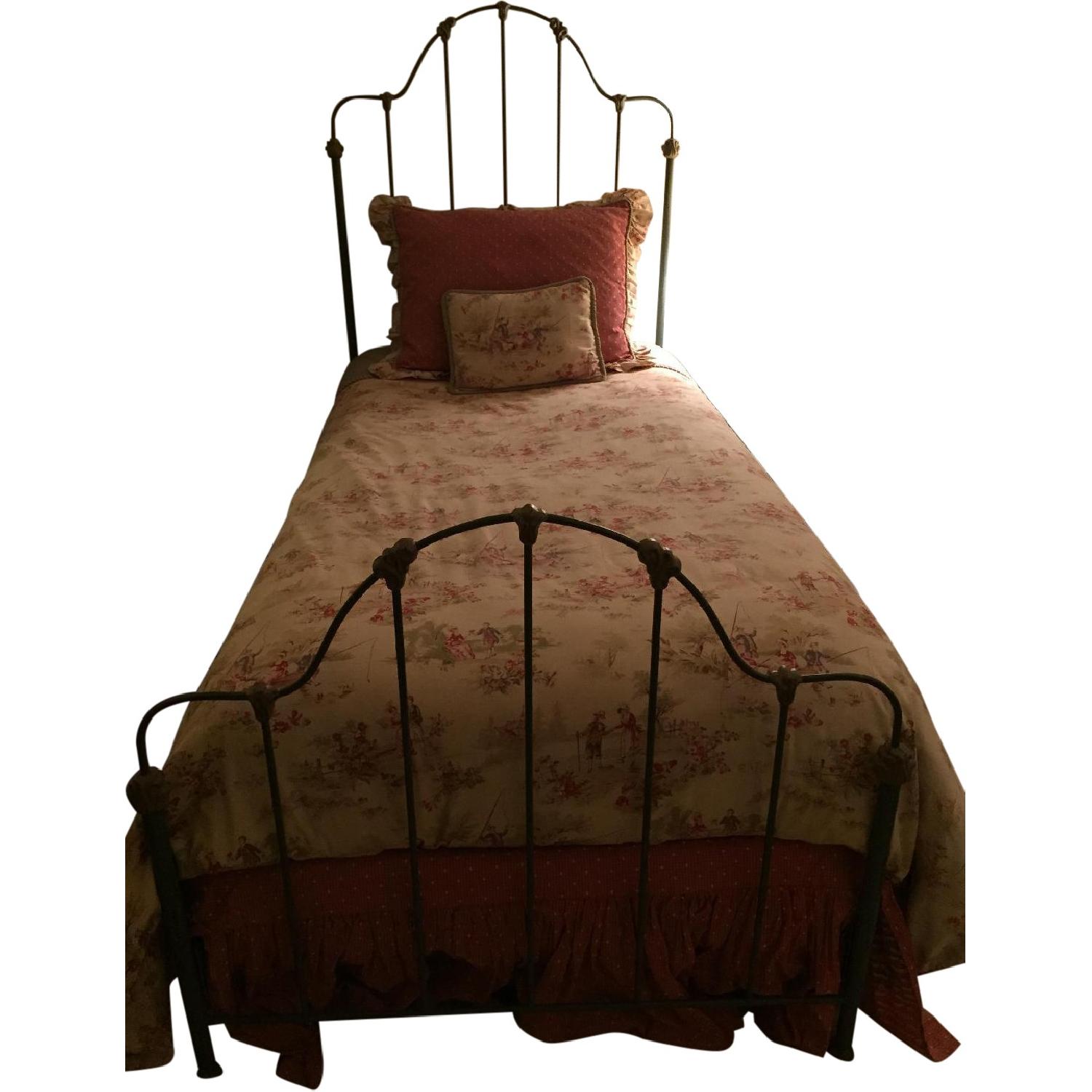 Antique Finish Wrought-Iron Twin Bed - image-0