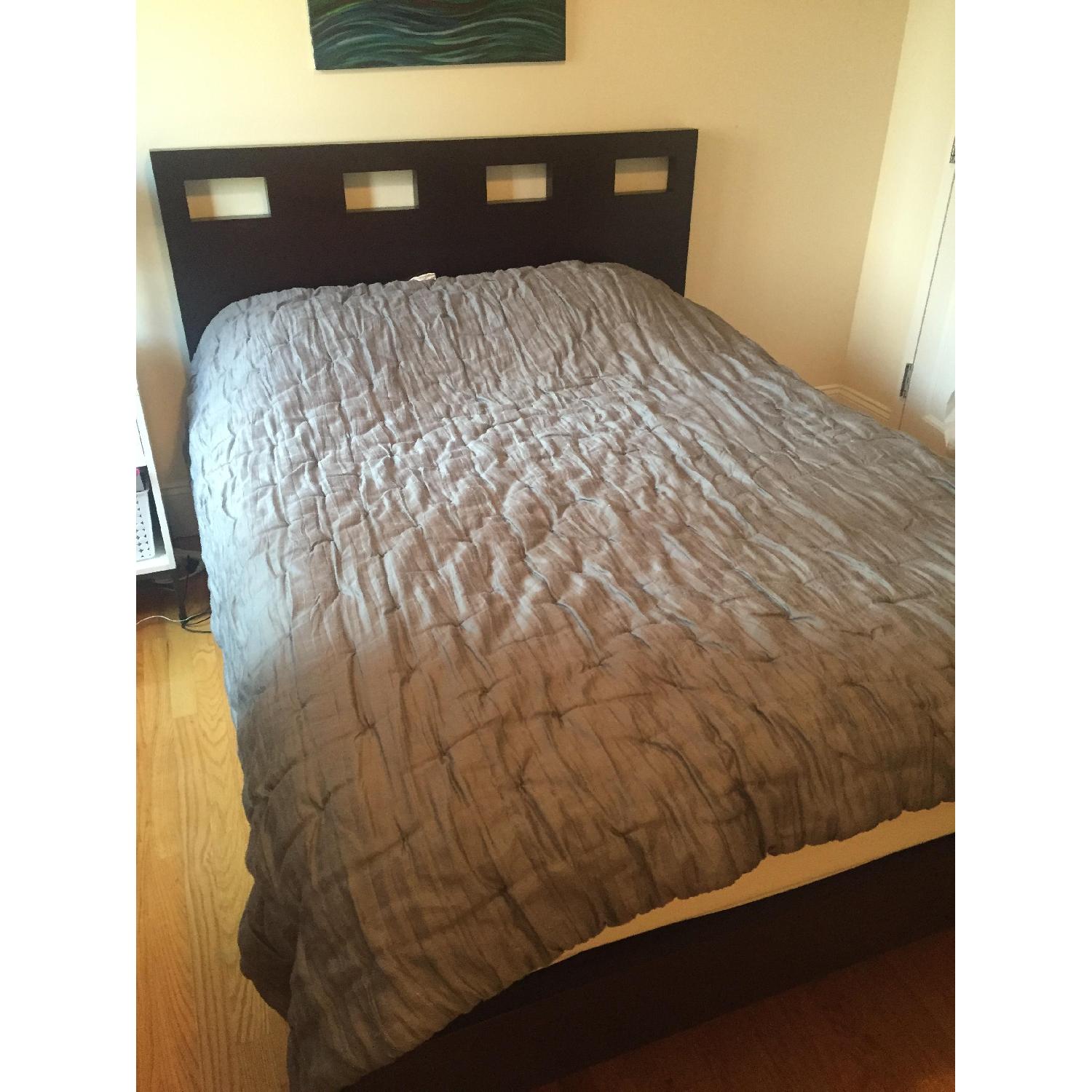 Modus Nevis Queen Riva Platform Bed - image-1