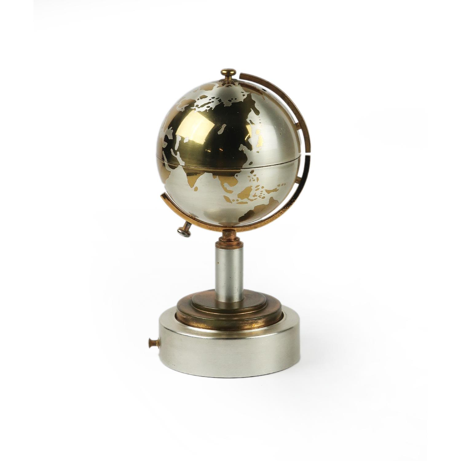 Windmill Vintage Globe Cigarette Case - image-2