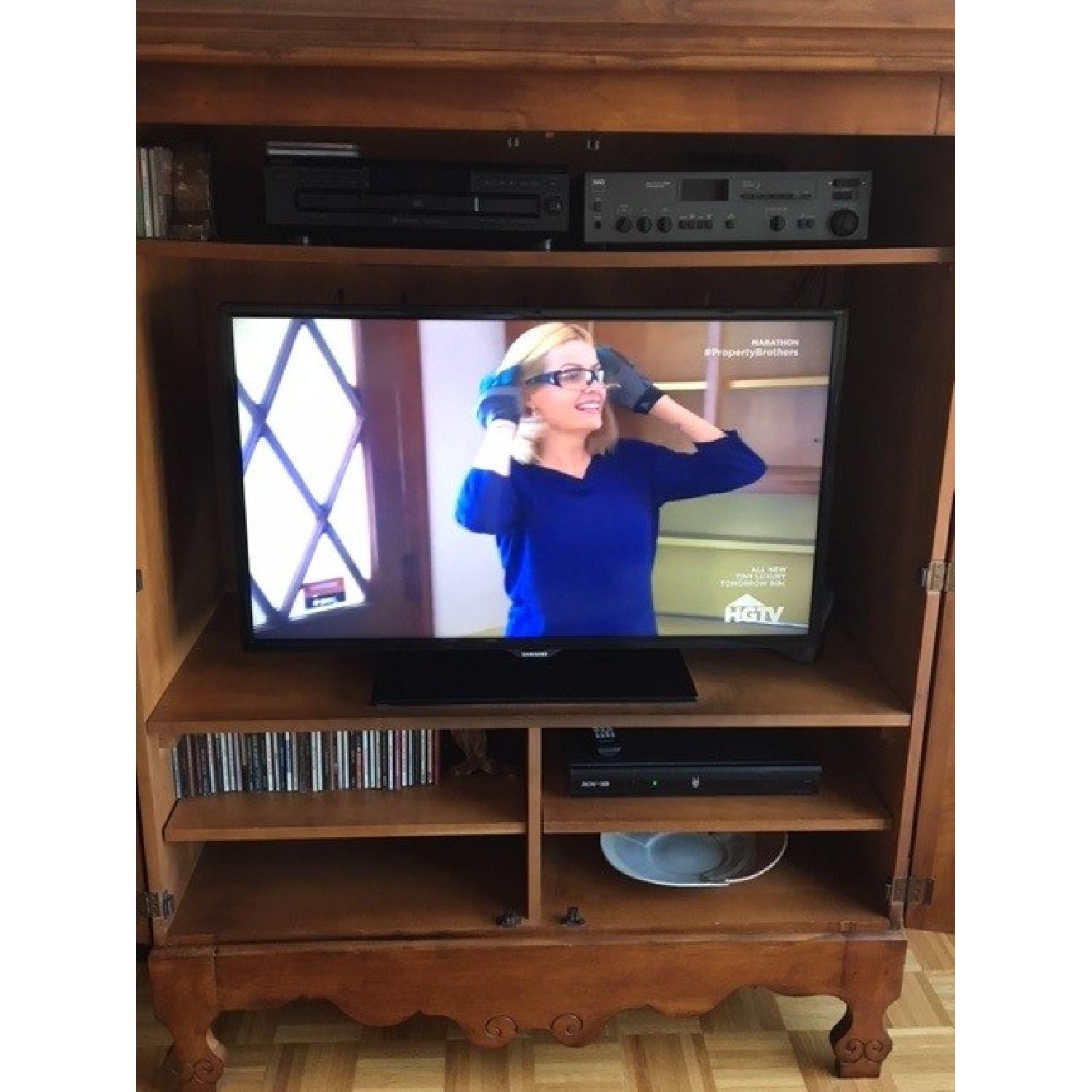 Wall Unit/Armoire - image-1