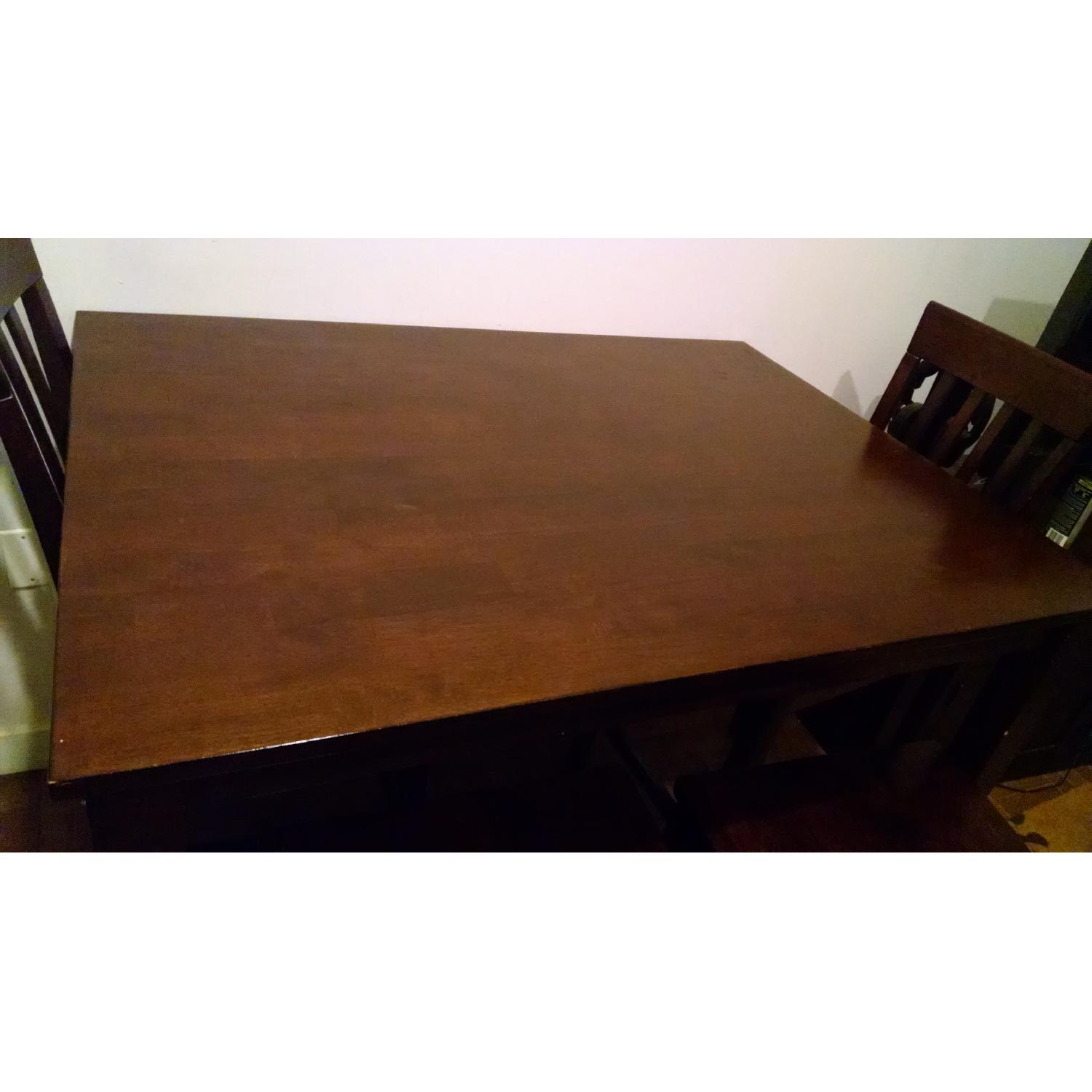 Raymour & Flanigan Dining Table w/ 4 High Chairs AptDeco