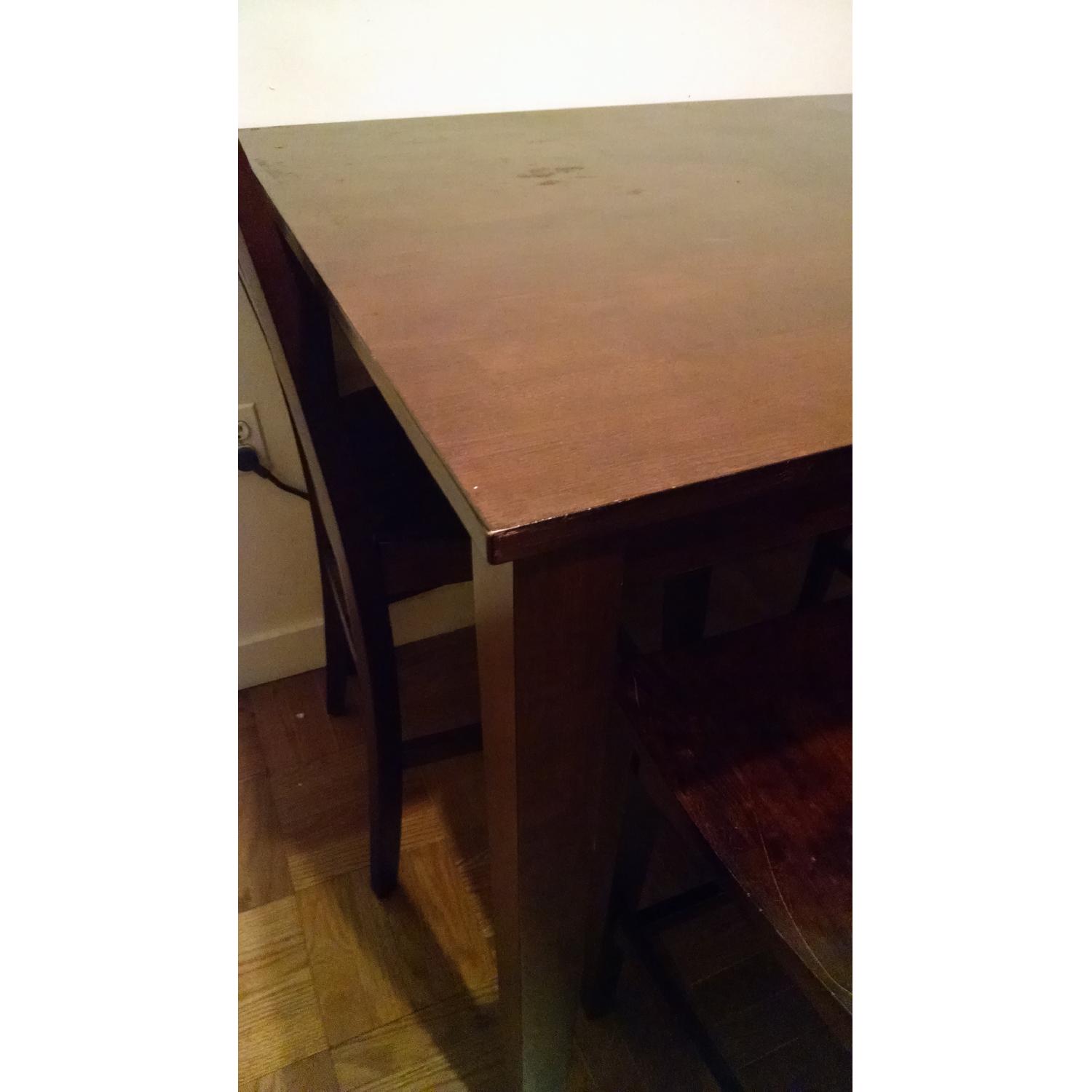 Raymour & Flanigan Dining Table w/ 4 High Chairs AptDeco