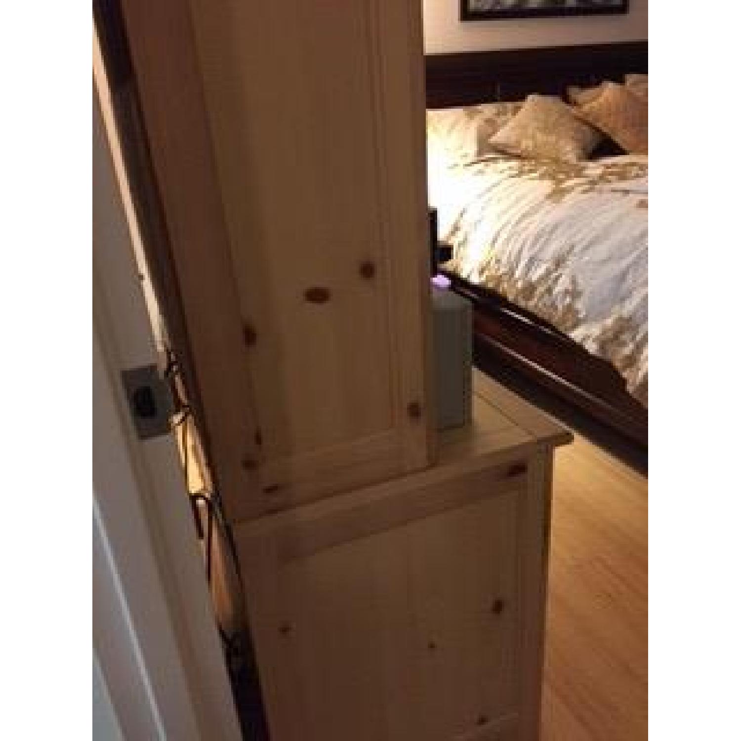 Bassett Vaughan Girl's Pine Desk and Hutch - image-2