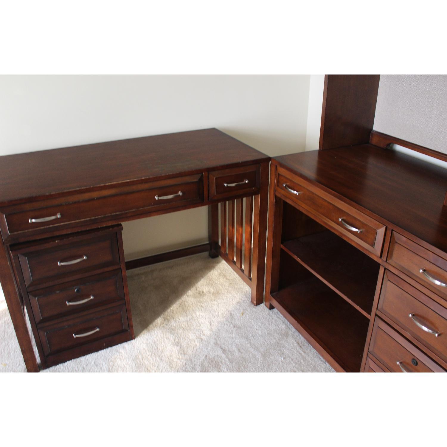 Raymour & Flanigan 4-Piece Beacon Office Collection & Chair - image-5