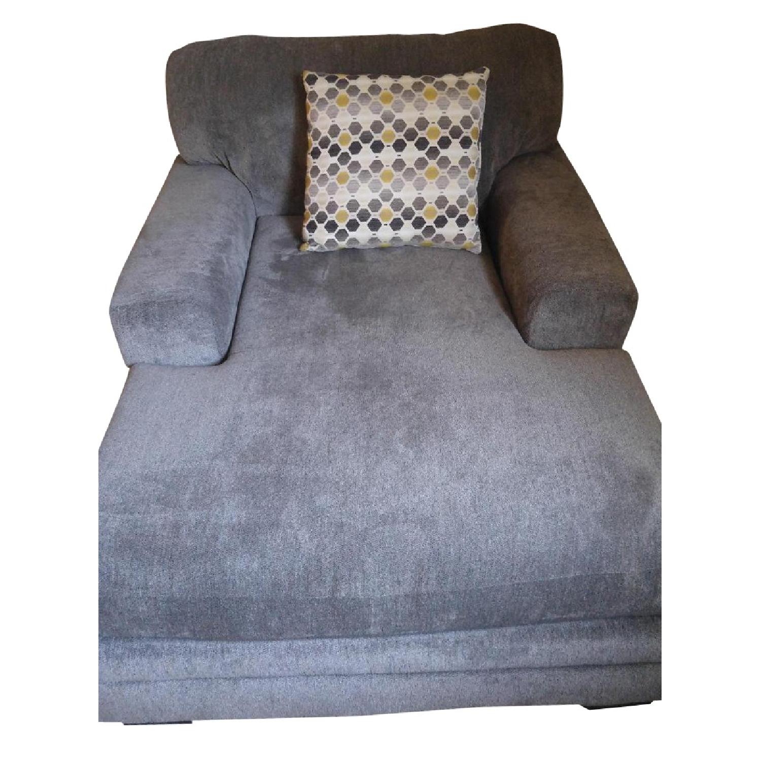 Bob's Chaise Lounge AptDeco