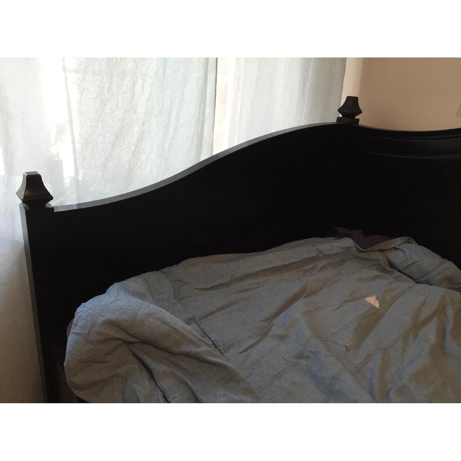 Rooms to Go Twin Daybed - image-2