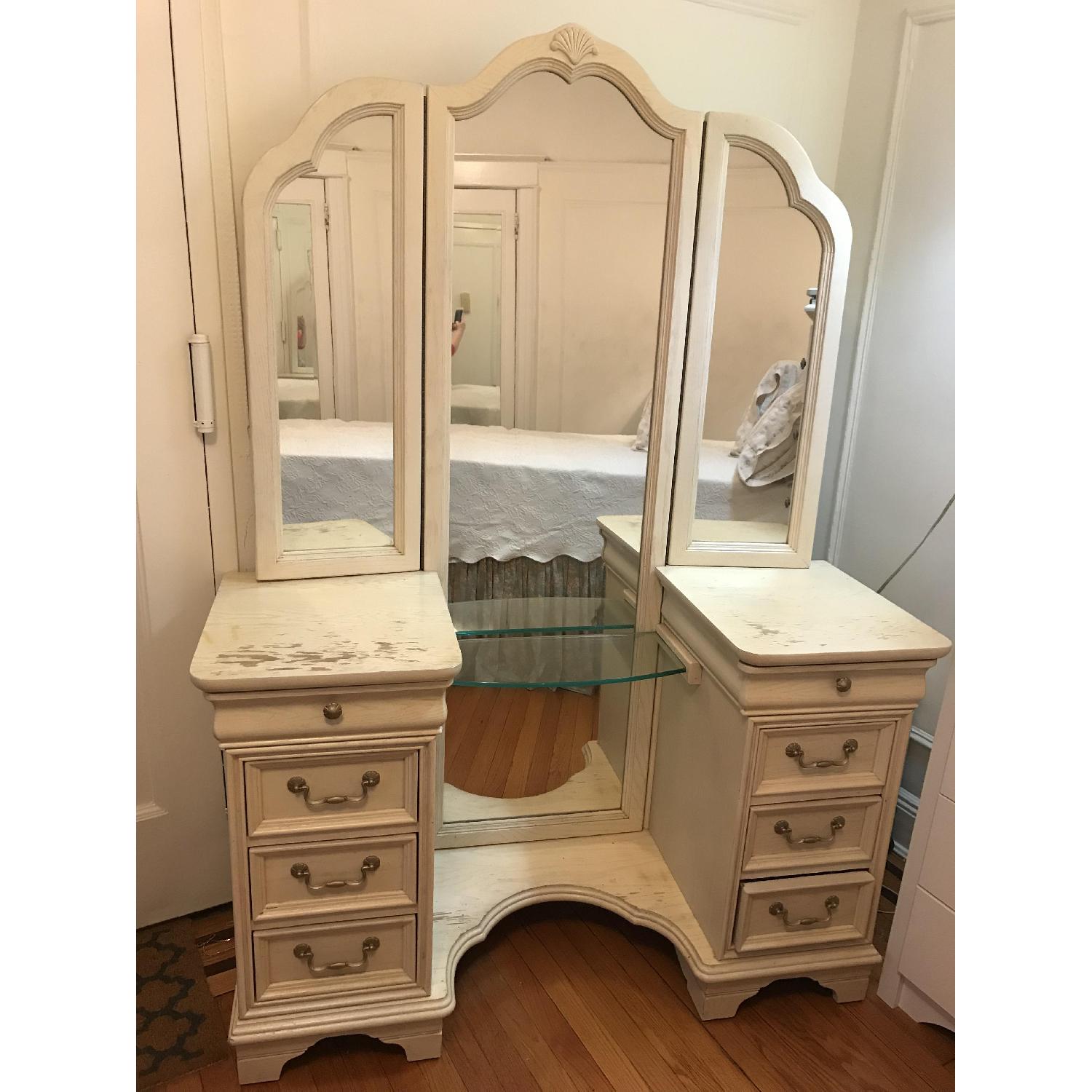 Lexington Furniture Vanity w/ Tri-Fold Mirror - image-1