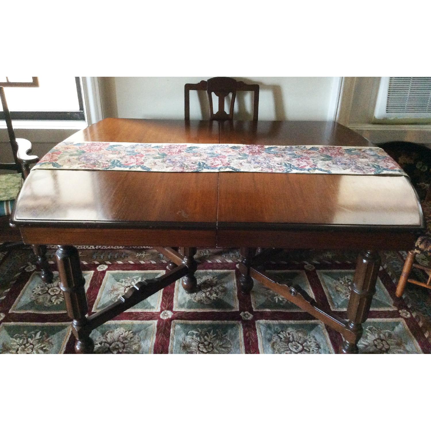 Solid Oak Expandable Dining Table w/ 6 Chairs - image-1