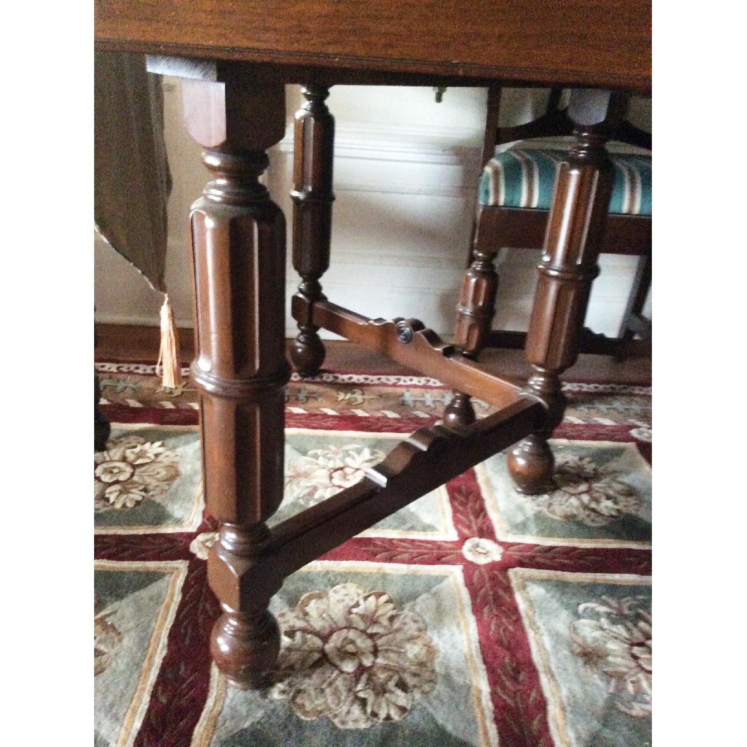 Solid Oak Expandable Dining Table w/ 6 Chairs - image-4