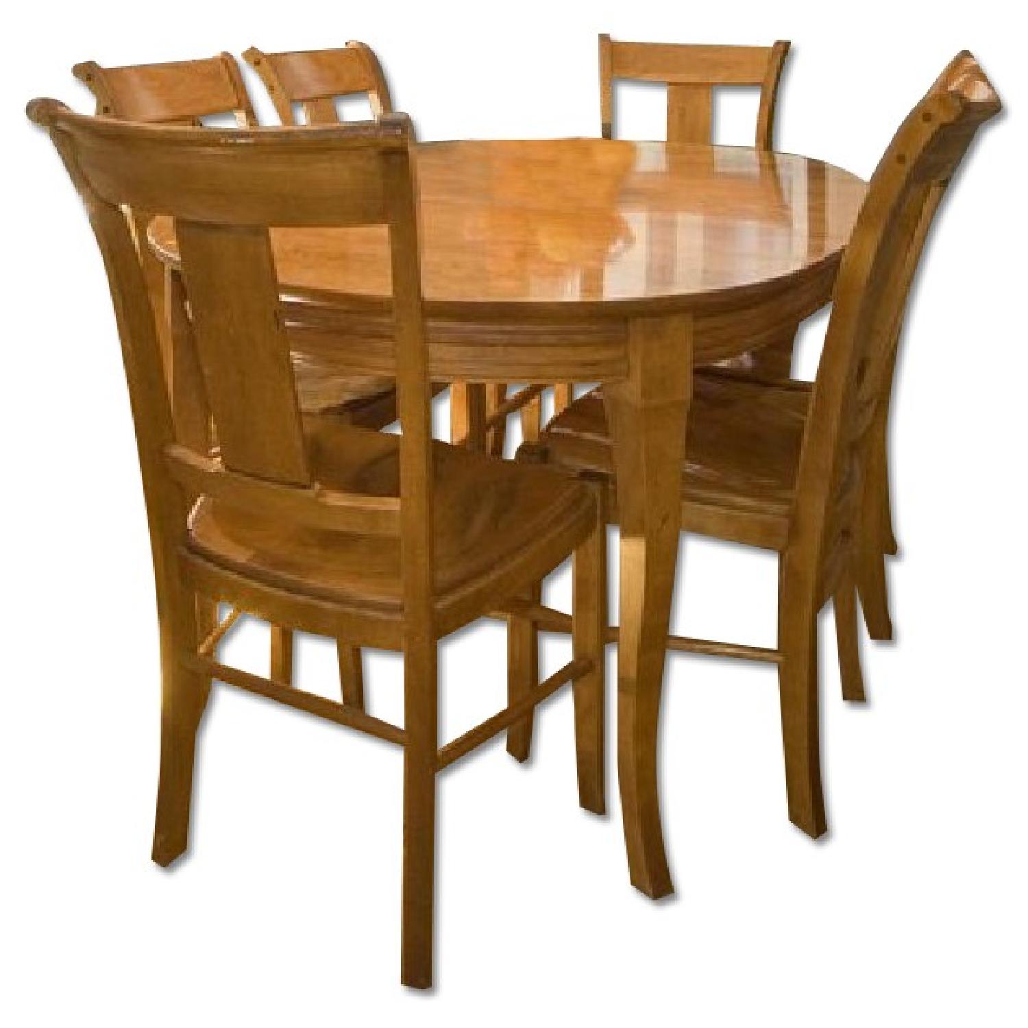 Nichols & Stone Dining Room Table w/ 6 Chairs AptDeco