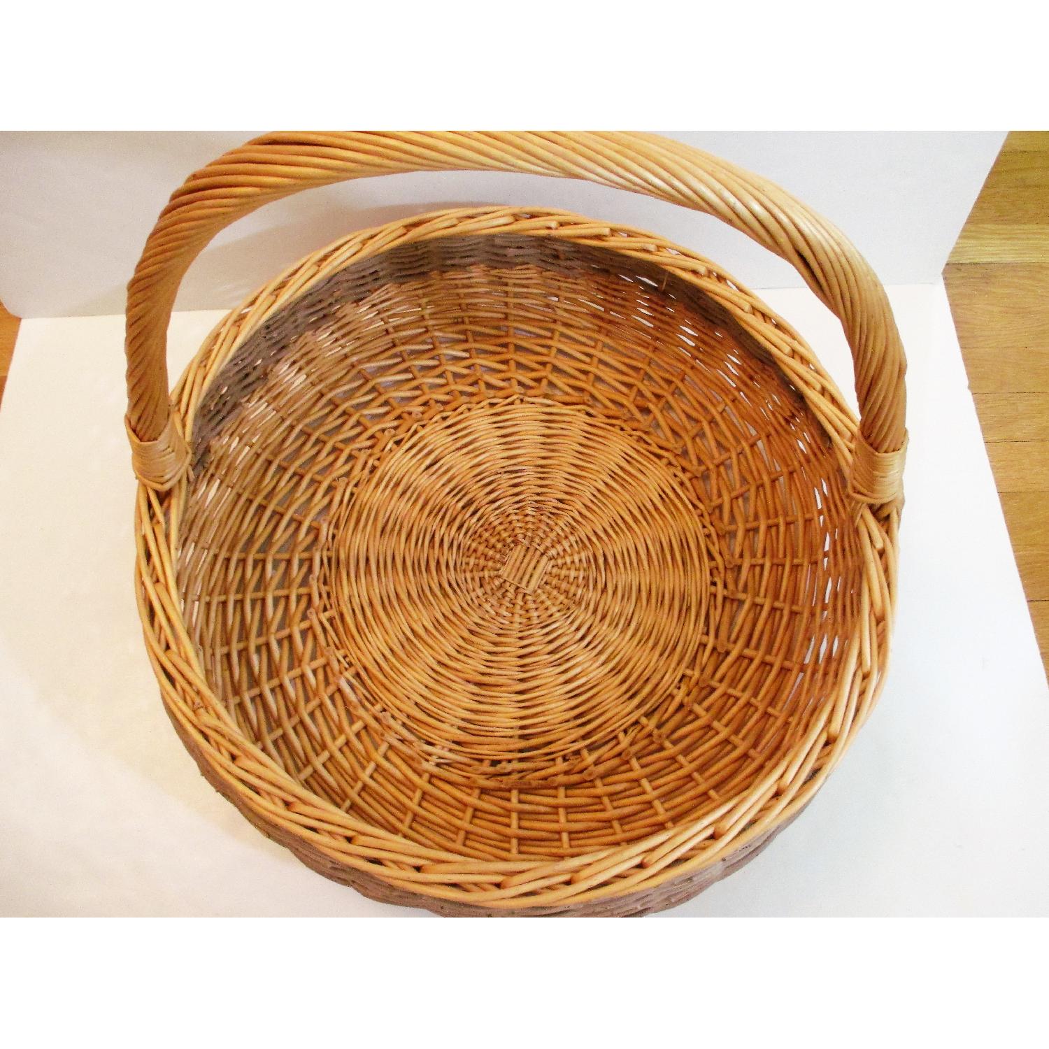 Round Wicker Basket with Handle - image-1