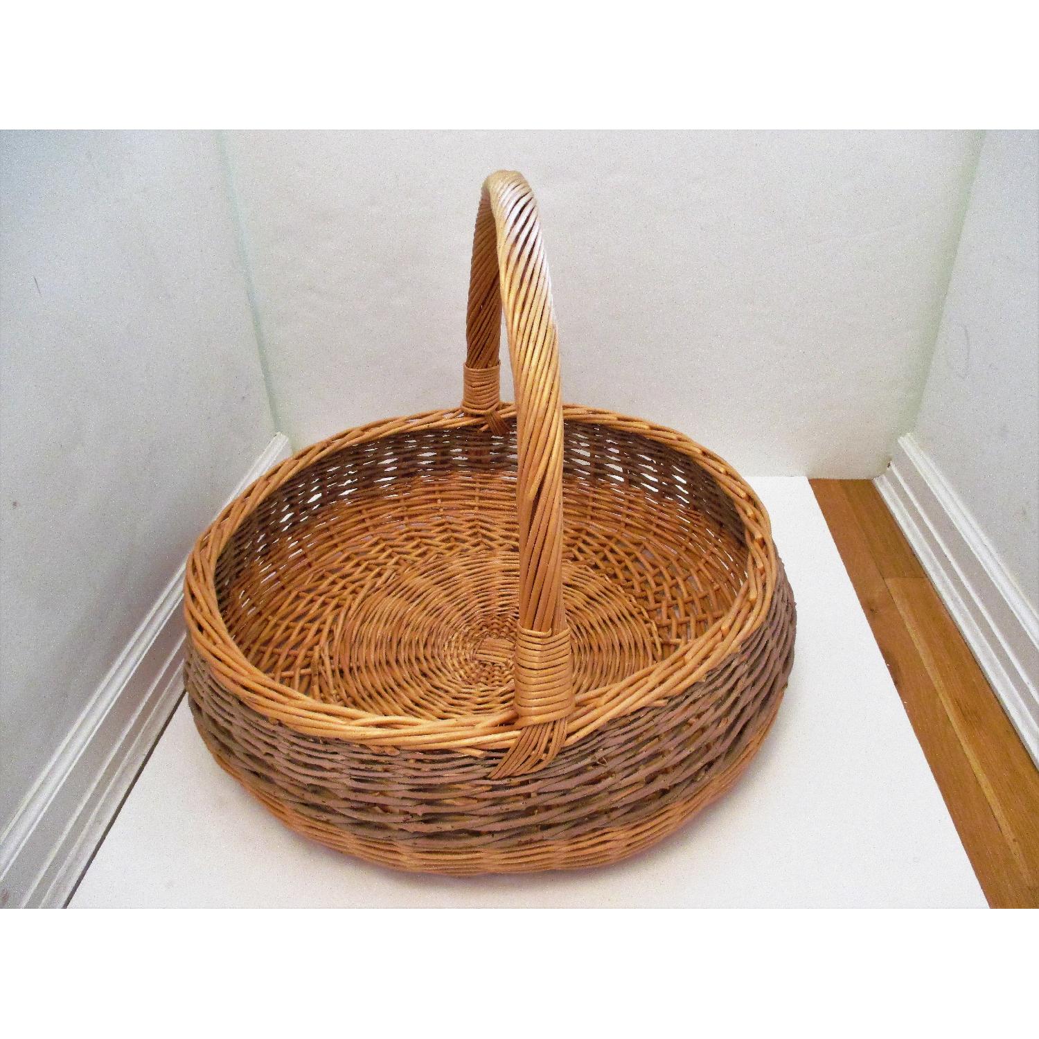 Round Wicker Basket with Handle - image-3