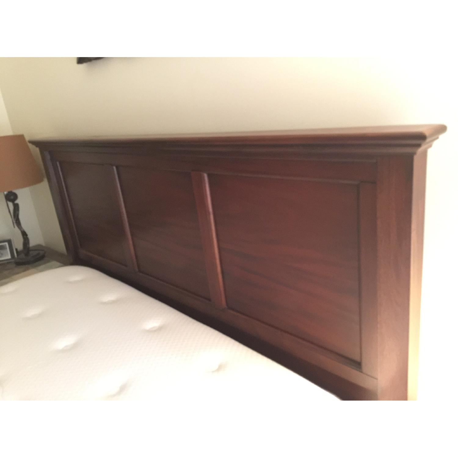 Raymour & Flanigan Westlake Collection Queen Size Bed Frame AptDeco