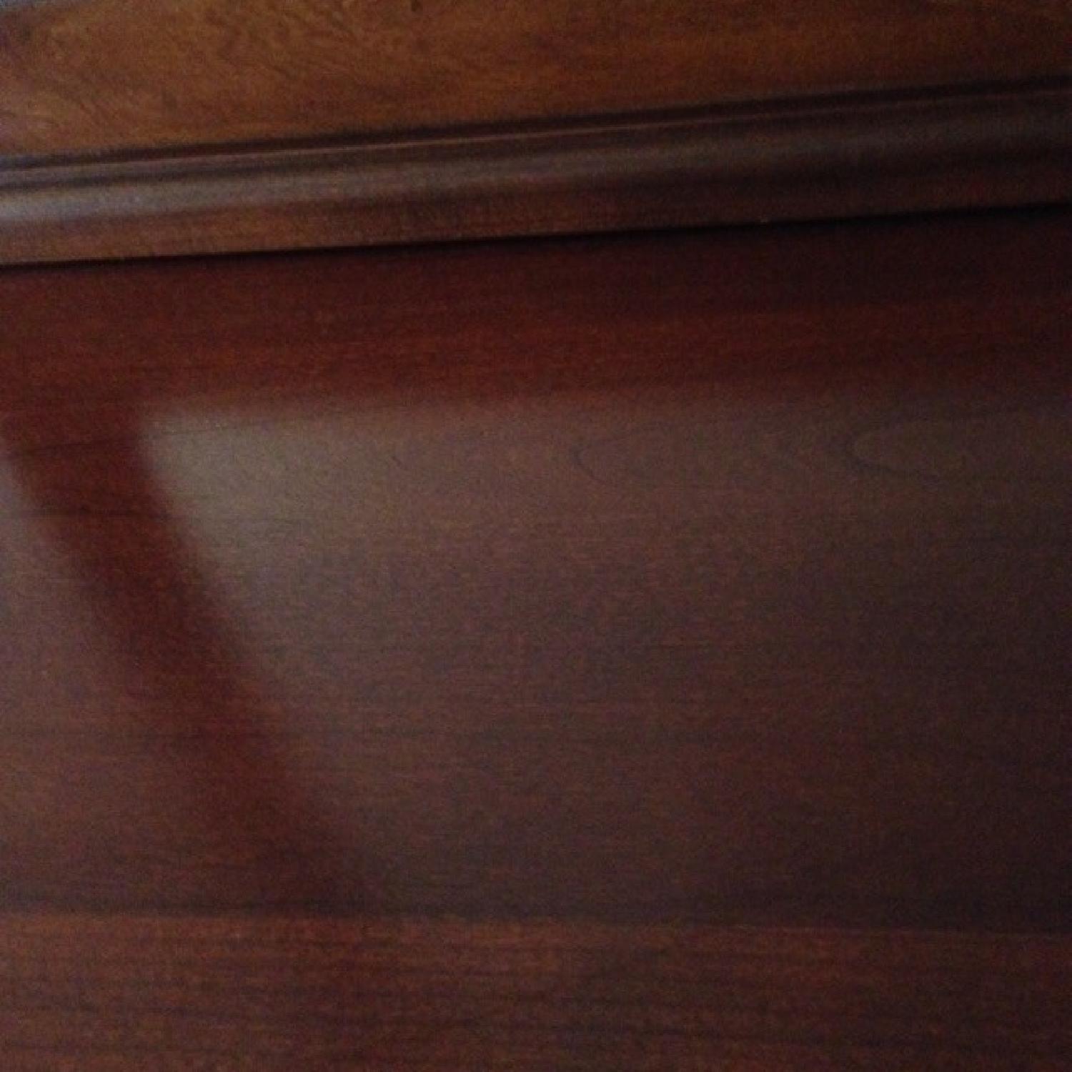 Thomasville 6-Piece Queen Bedroom Set - image-17