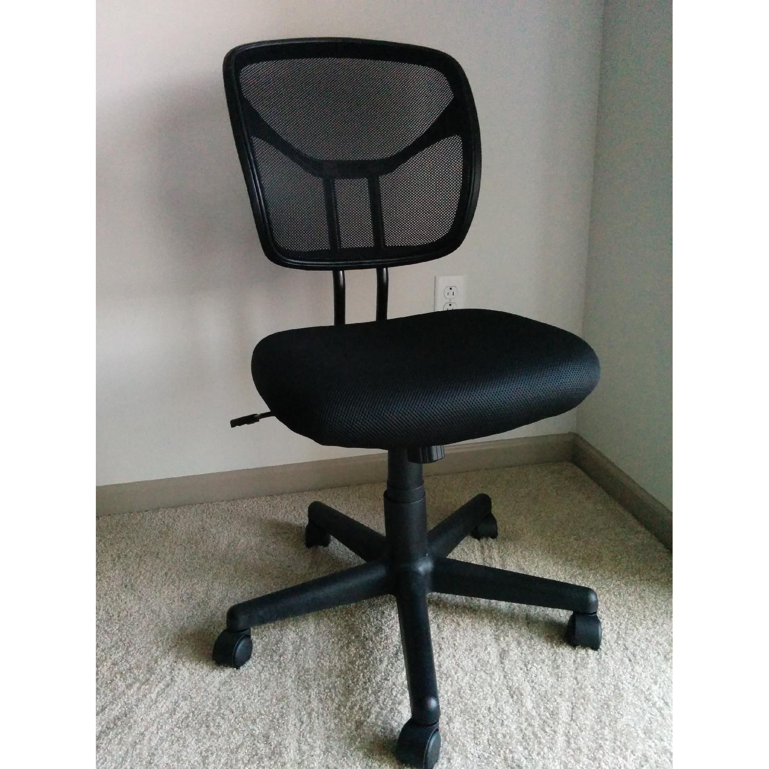 Mid-Back Mesh Chair - image-3