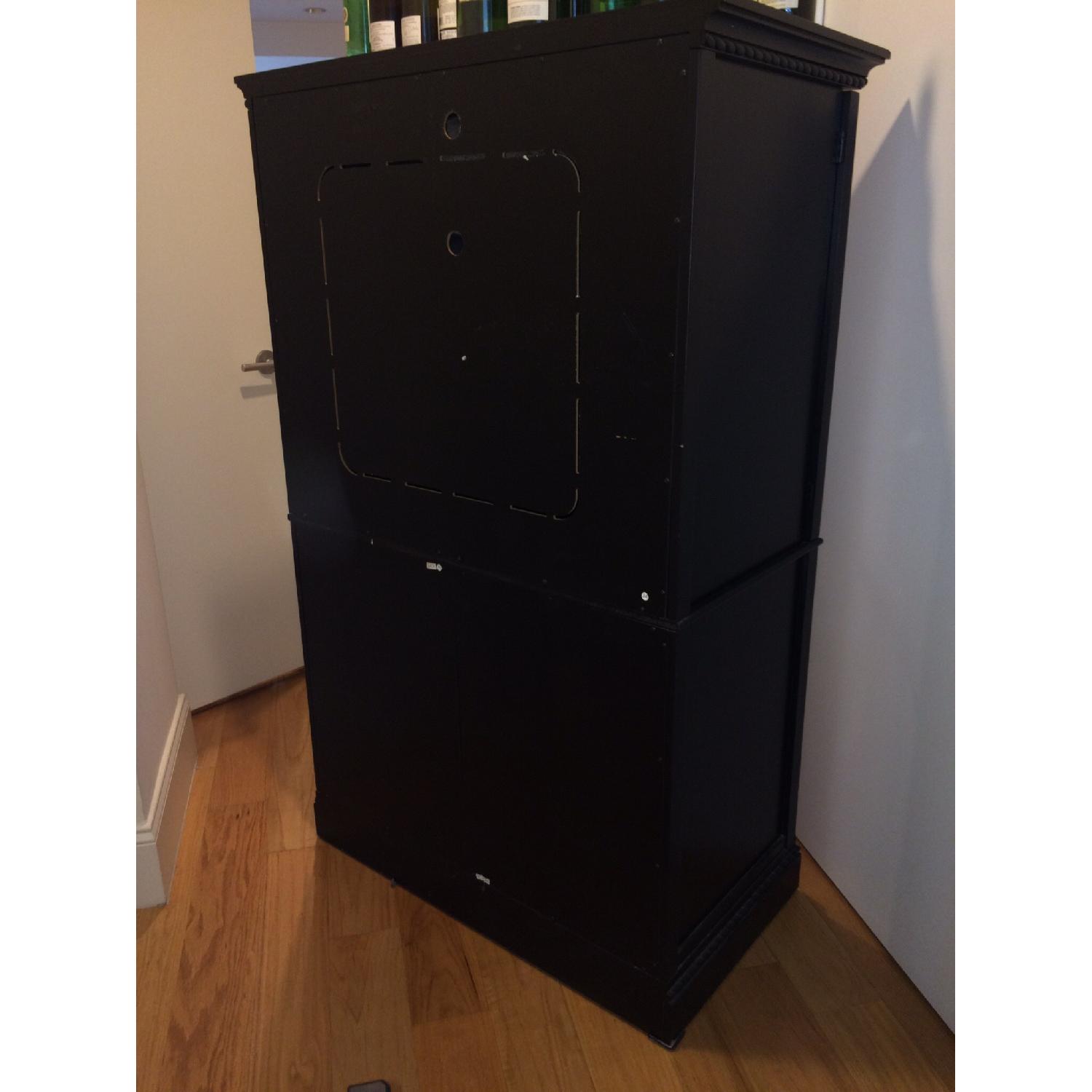 Target Armoire - image-3