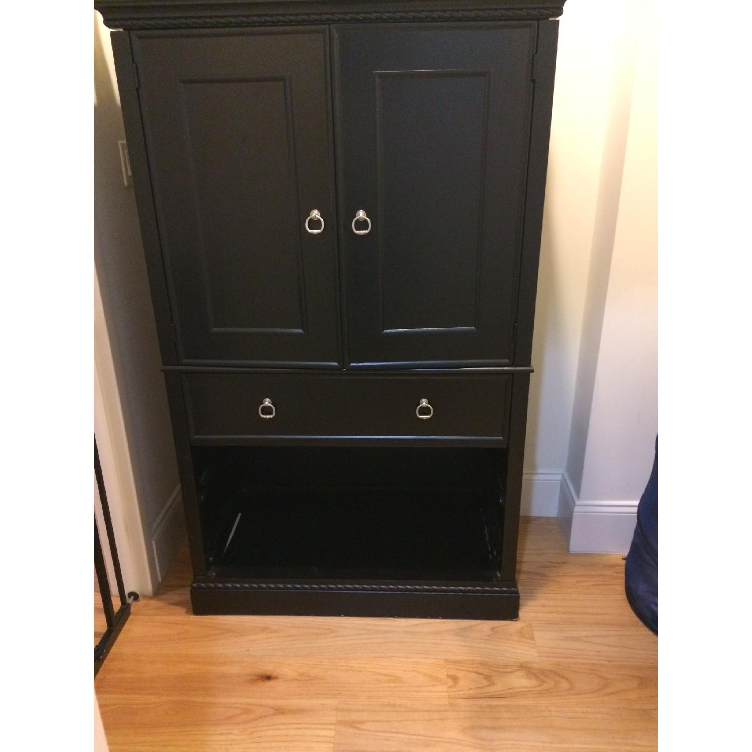 Target Armoire - image-4