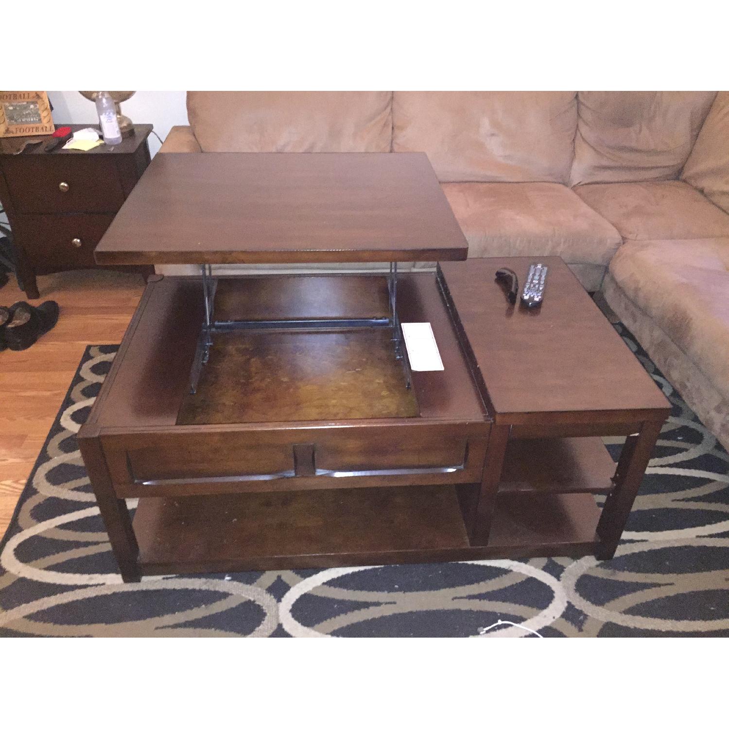Raymour & Flanigan Stratton LiftTop Coffee Table AptDeco