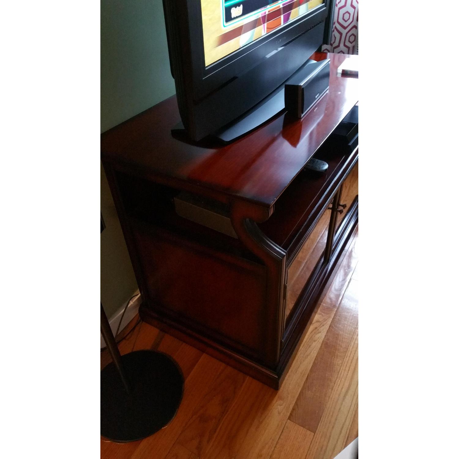 Bombay & Co. TV stand - image-3