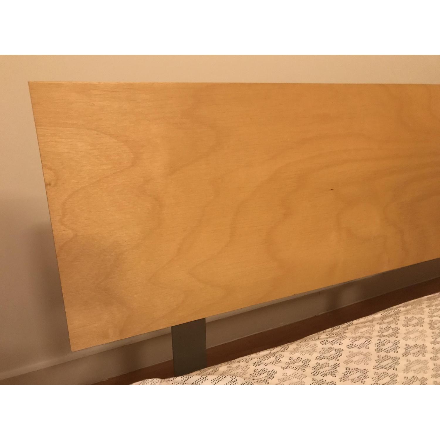 Modernica Case Study V Leg Bed - image-5