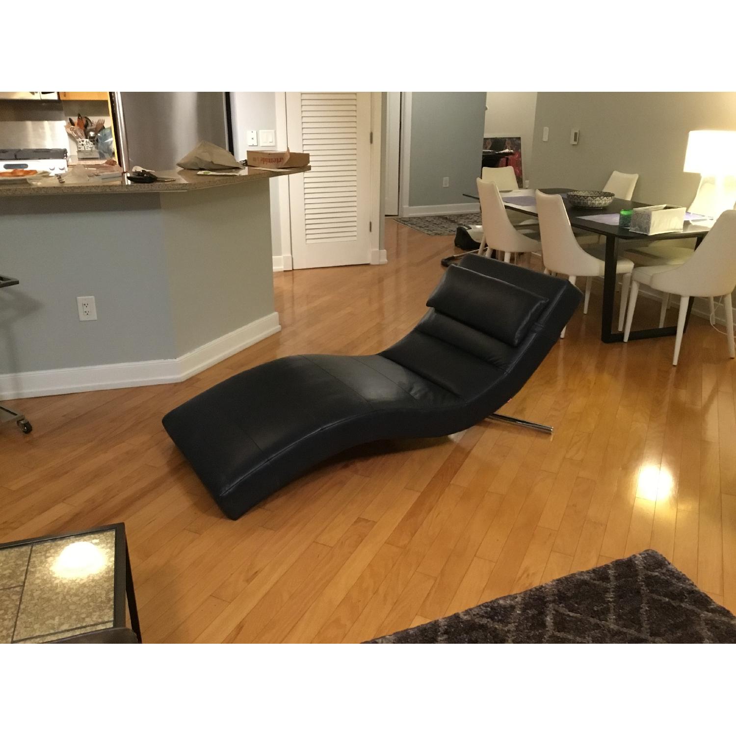 EQ3 Treble Leather Chaise - image-2