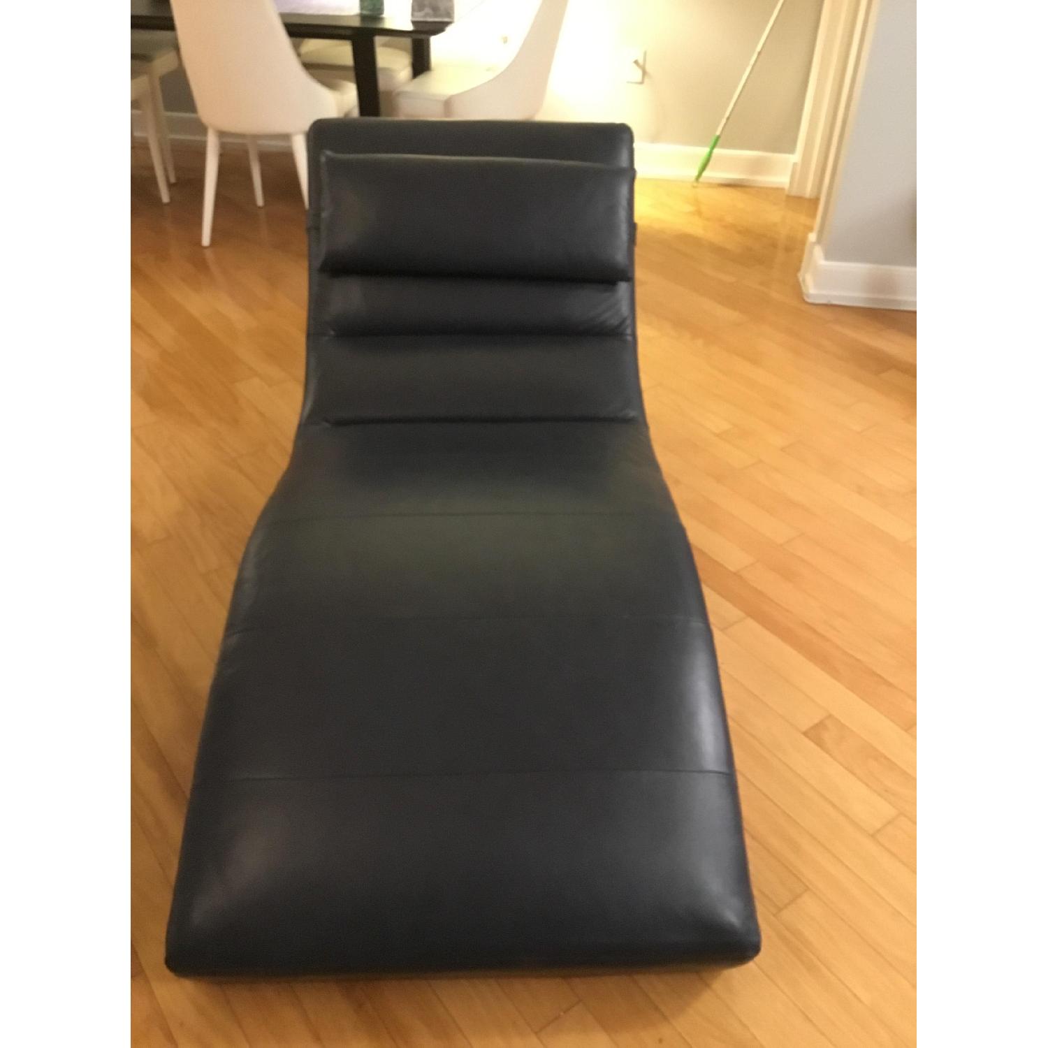 EQ3 Treble Leather Chaise - image-3