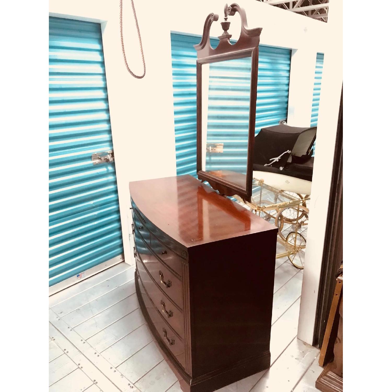 Antique 1930s Huntley Furniture Mahogany Dresser w/ Mirror - image-15