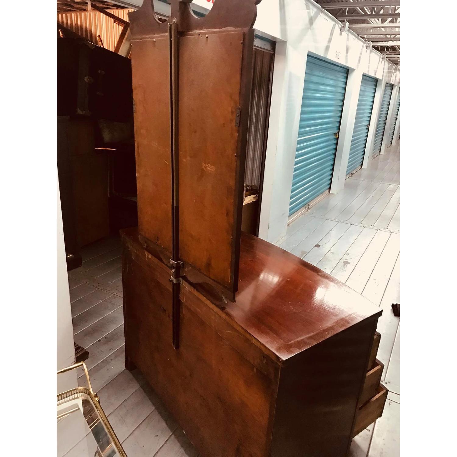 Antique 1930s Huntley Furniture Mahogany Dresser w/ Mirror - image-22
