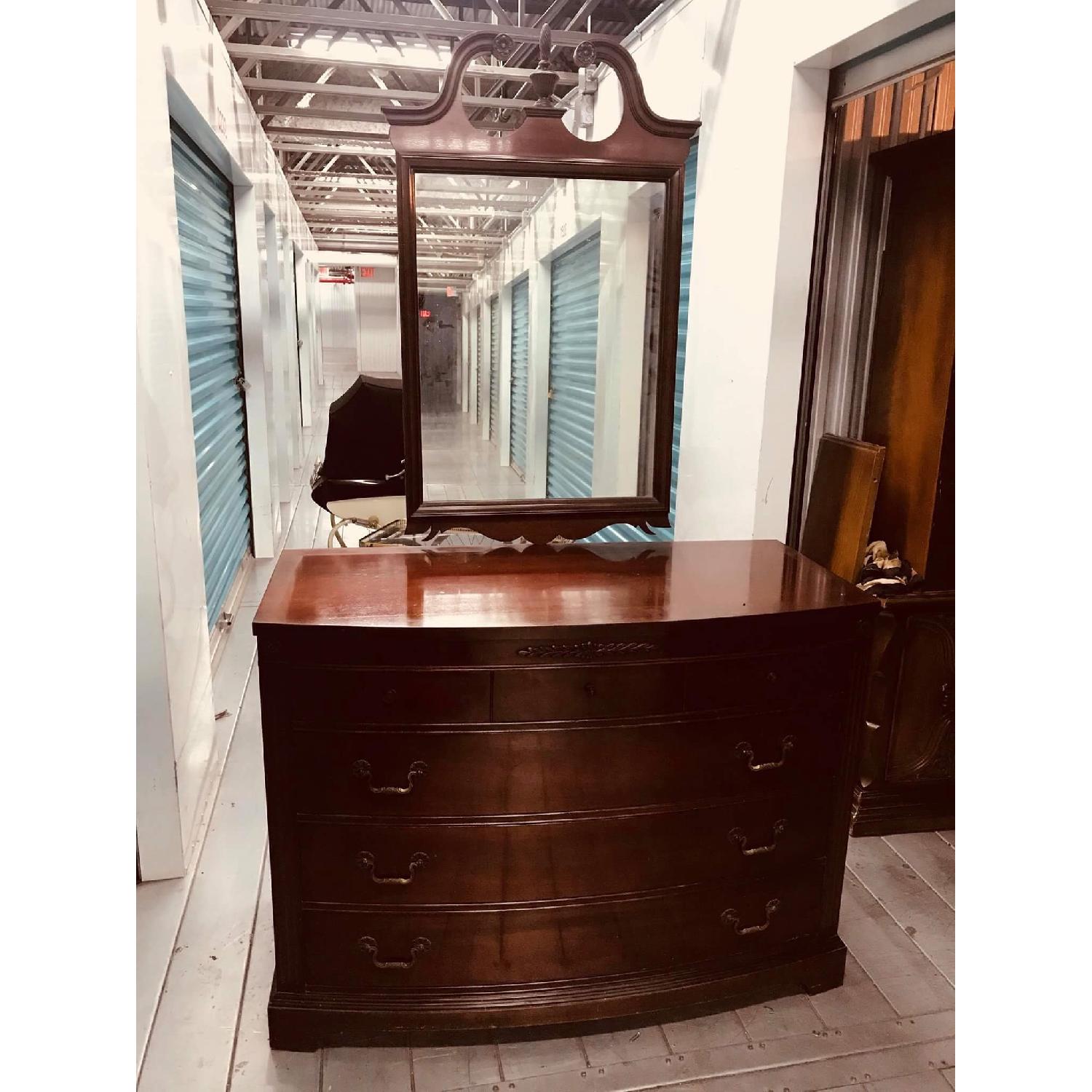 Antique 1930s Huntley Furniture Mahogany Dresser w/ Mirror - image-25