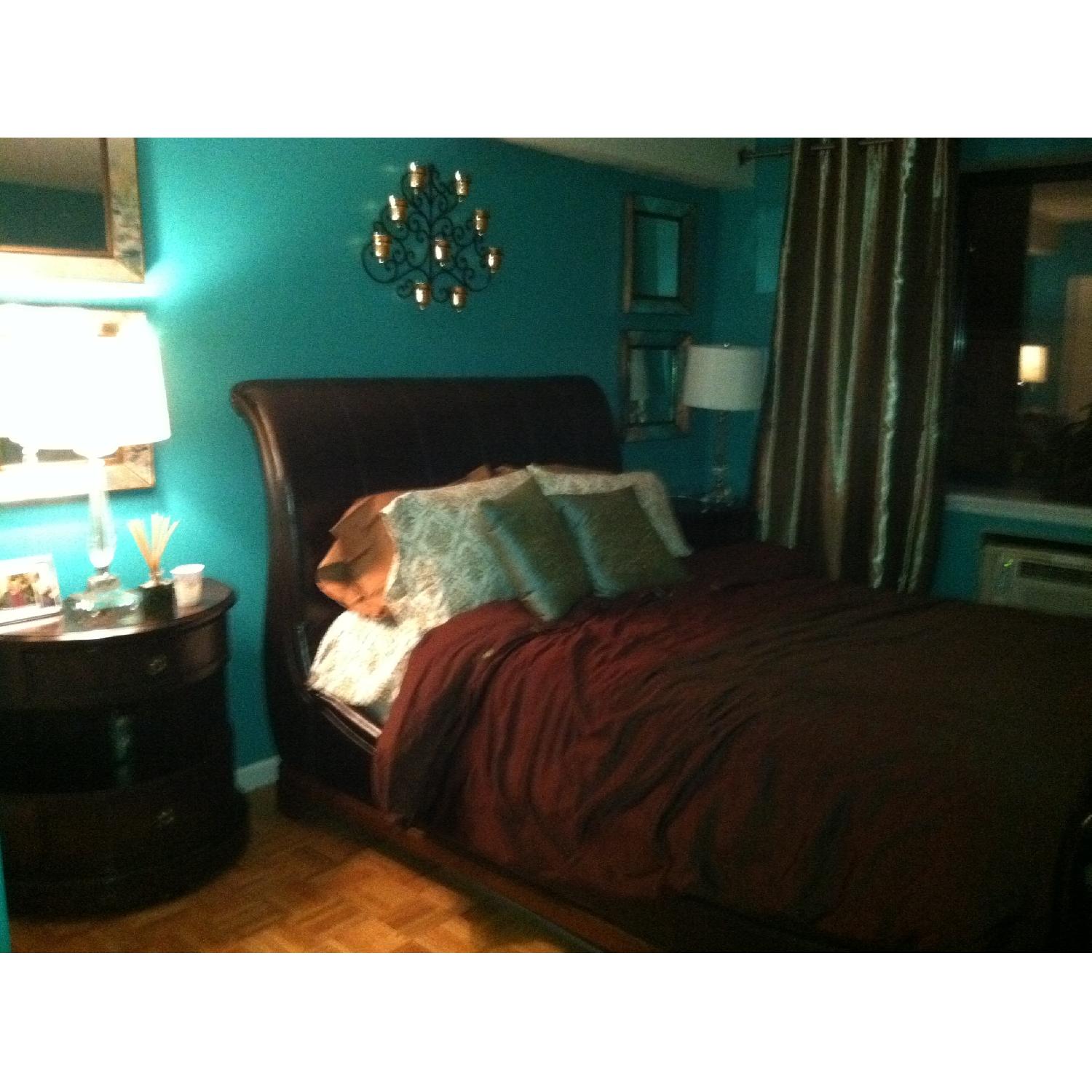 Raymour & Flanigan Legacy Collection Black Leather Sleigh Bed - image-6