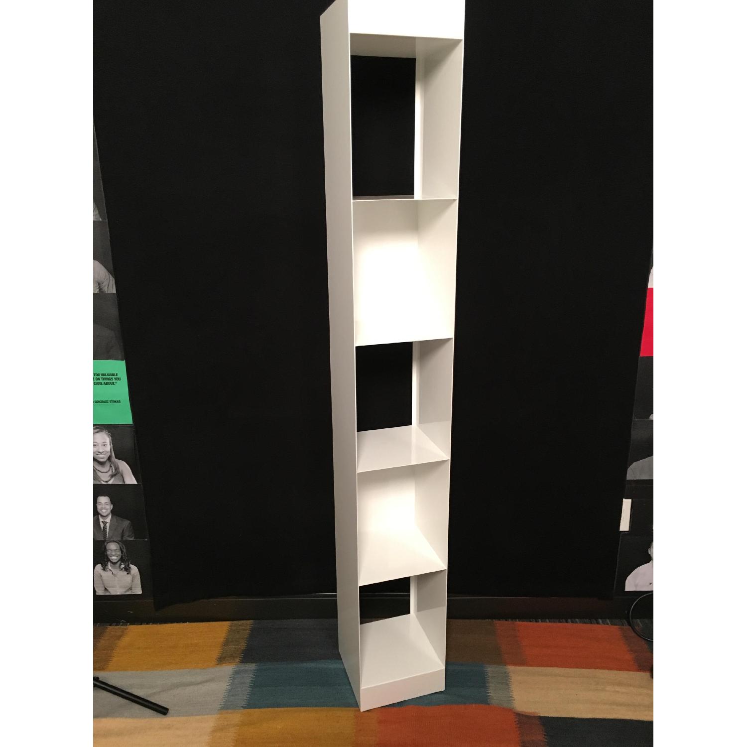 Carlson II White Tower - Thumbnail 2