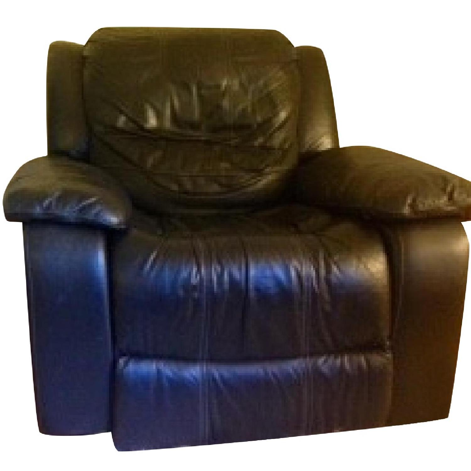 Raymour & Flanigan Recliner Armchair AptDeco