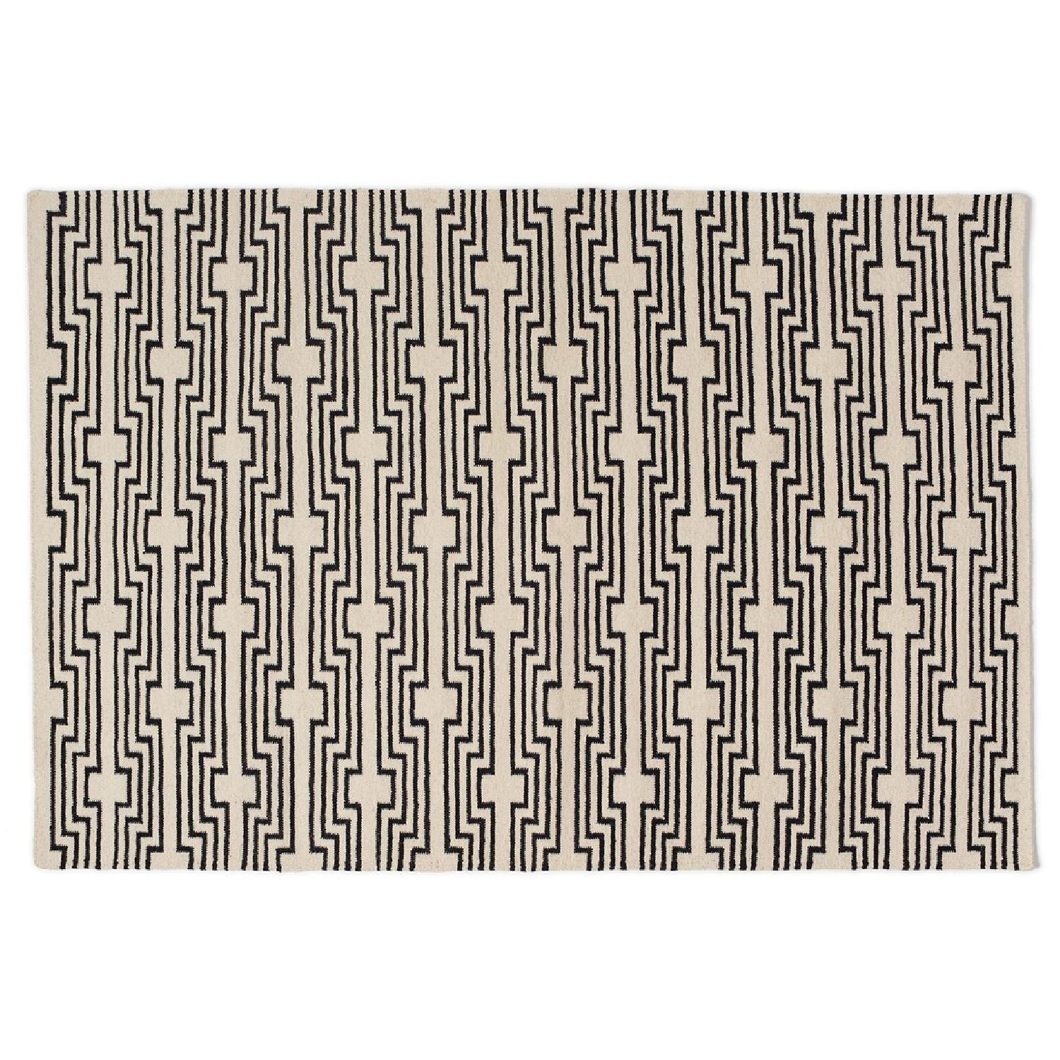 Aelfie Rug in Optik Black AptDeco
