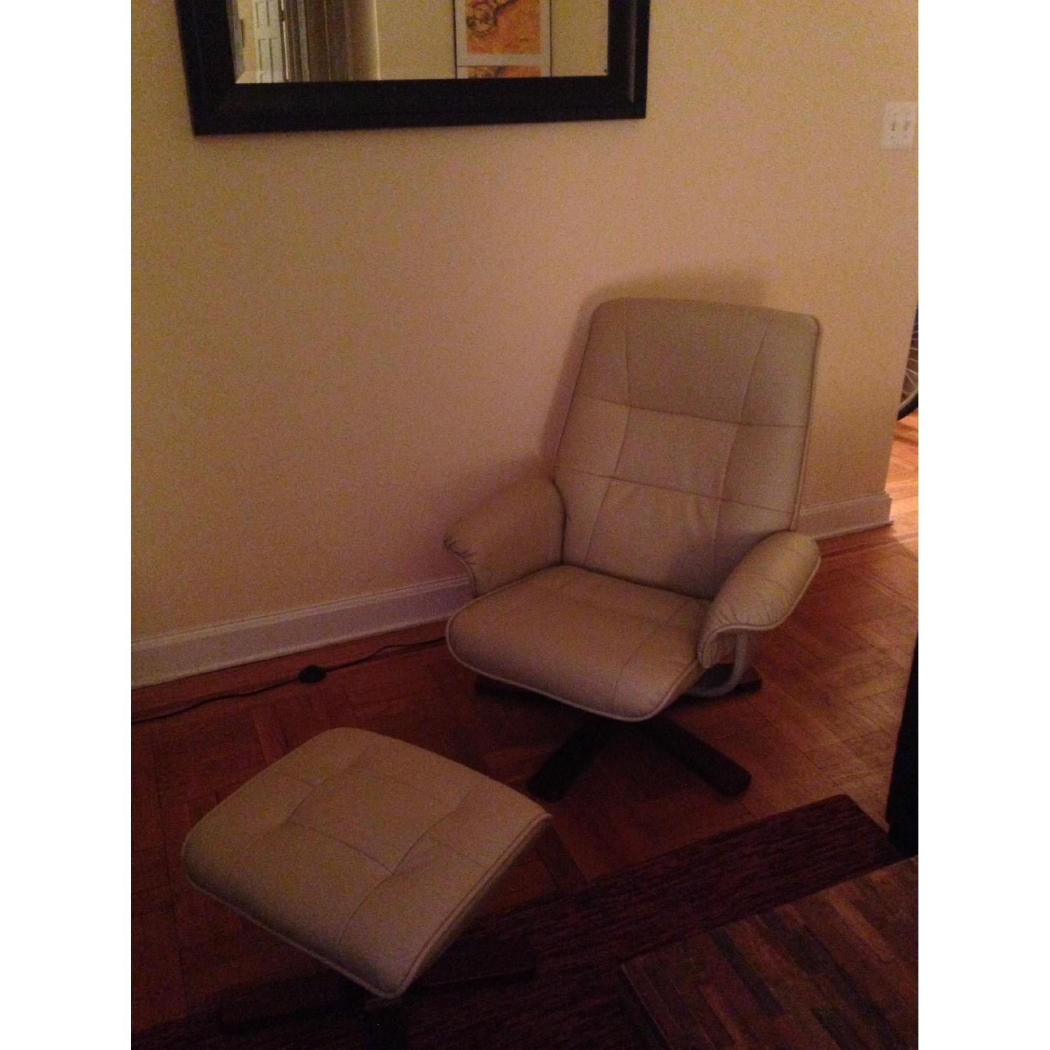 Raymour & Flanigan Reclining Chair w/ Ottoman AptDeco