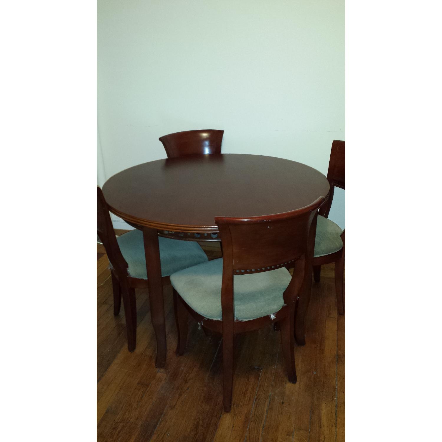 Round Dining Table with 4 Chairs - AptDeco