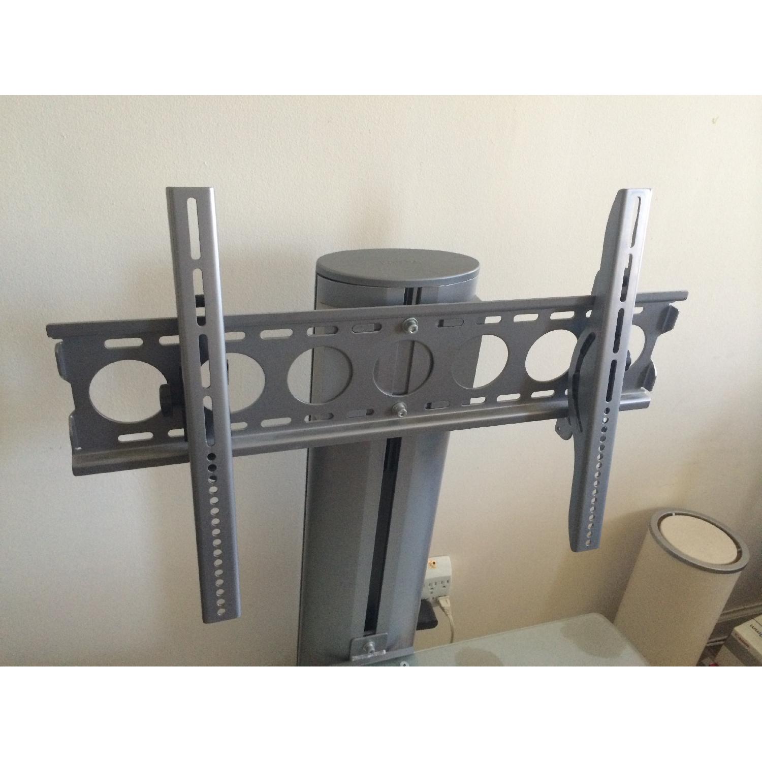 Sanus TV mount - image-1